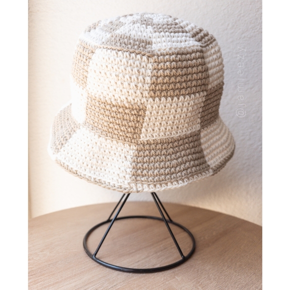 Checkered Crochet Bucket Hat - Cream/Tan (Handmade) - Picture 6 of 11